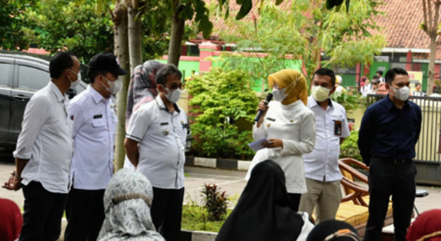 Gelar Pasar Murah, Pemkab Cirebon Distribusikan 10ribu Liter Minyak Goreng Bersubsidi