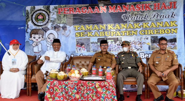4.500 Siswa TK se-Kabupaten Cirebon, Ikuti Peragaan Manasik Haji