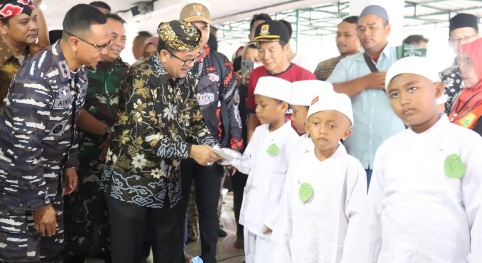 Bupati Cirebon Hadiri Peringatan Haul Desa Megu Gede