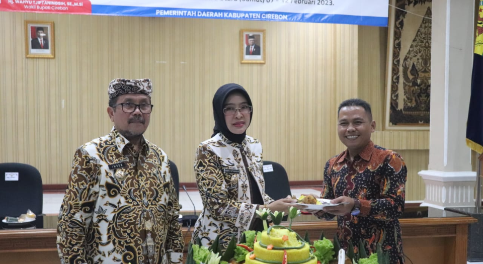 Bupati dan Wakil Bupati Cirebon Hadiri Peringatan HPN Tahun 2023 Tingkat Kabupaten Cirebon