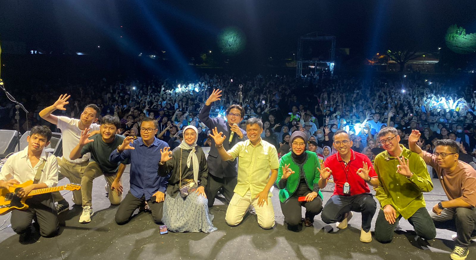 Juicy Luicy Sukses Bius Ribuan Penonton pada Malam Puncak Paseban Grebeg Cirebon Katon