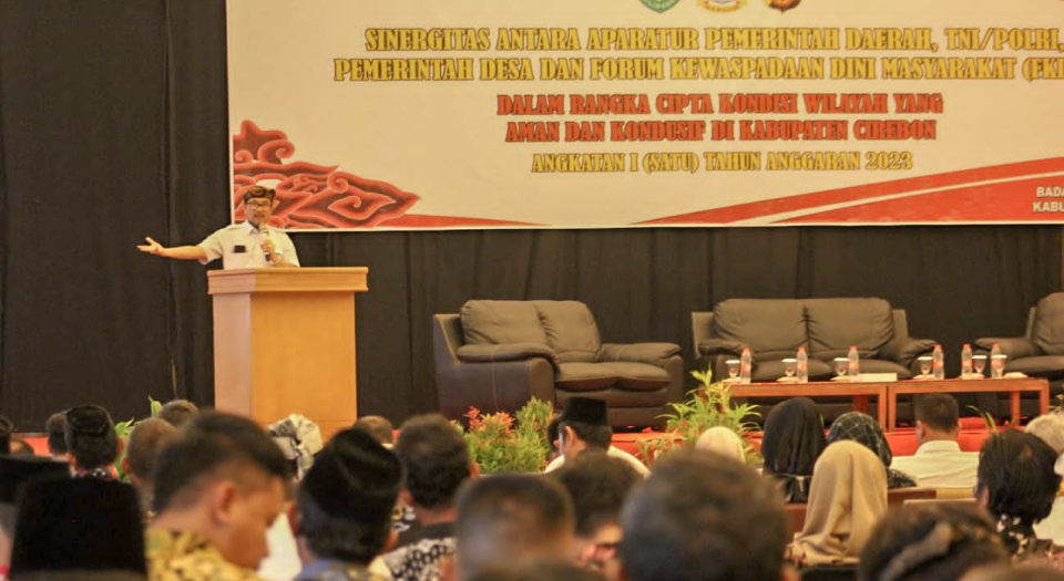 Bupati Cirebon Buka Forum Kewaspadaan Dini Masyarakat Tingkat Kecamatan dan Desa