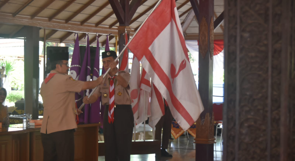 Bupati Imron Lepas Kontingen Kwarcab Cirebon Ikuti Raimuna Nasional XII di Cibubur