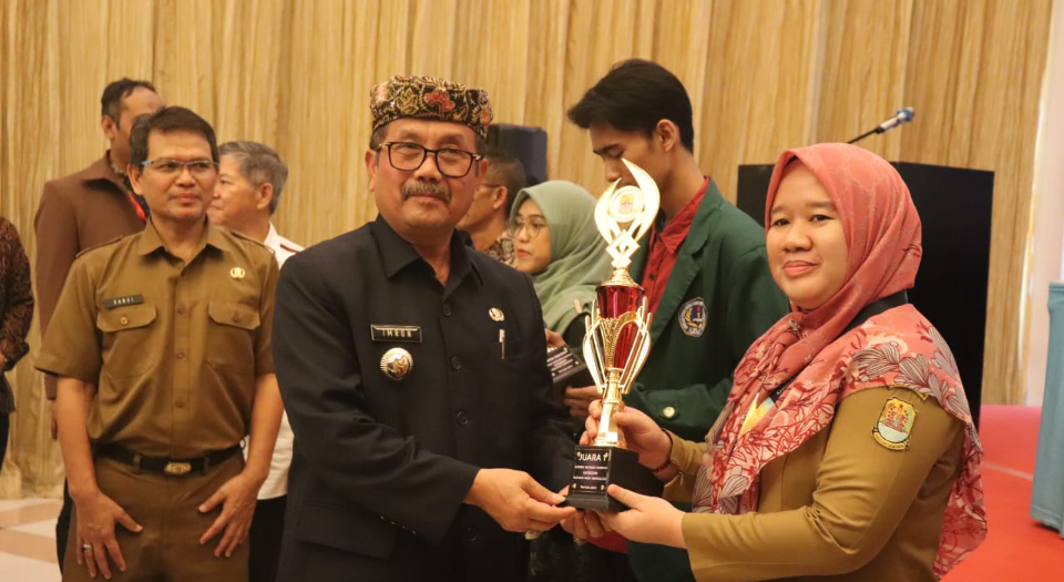 Anugrah Lomba Inovasi Daerah, Pemkab Cirebon Berikan Penghargaan kepada Belasan Inovator