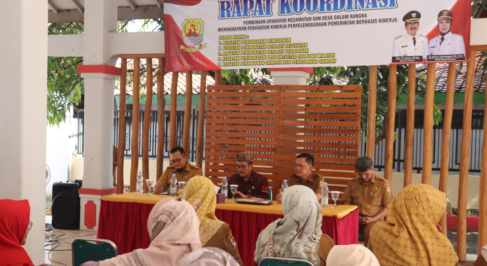 Bupati Imron akan Respon Aspirasi Para Kuwu di Kecamatan Suranenggala