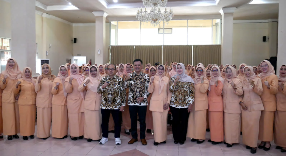 Hadiri Rakerda DWP, Sekda Hilmy Apresiasi DWP Kabupaten Cirebon dalam Menjalankan Program Kerja