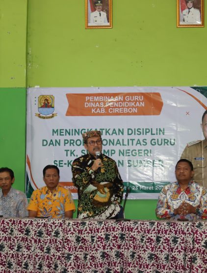 Bupati Cirebon Menghadiri Kegiatan Pembinaan Guru Dinas Pendidikan Kabupaten Cirebon  di SMPN 1 Sumber