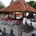 tiga-oleh-oleh-azimat-dari-makam-sunan-gunung-jati-survei-jalur-mudik-13