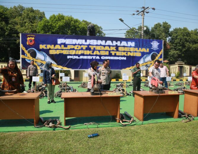 Pj Bupati Cirebon Apresiasi Polresta Cirebon Musnahkan 1.350 Knalpot Bising