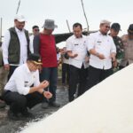 Pemkab Cirebon Dorong Pengembangan Garam Industri