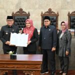 Pemda-DPRD Kabupaten Cirebon Setujui Raperda APBD 2025