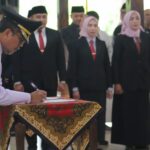Bupati Imron Lantik Pejabat, Tekankan Integritas dan Pelayanan